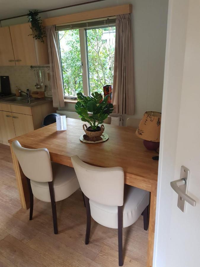 Sfeervolle Chalet Met Terras, H14 De Veldkamp, Epe, Voor 4 Personen Villa Exterior photo